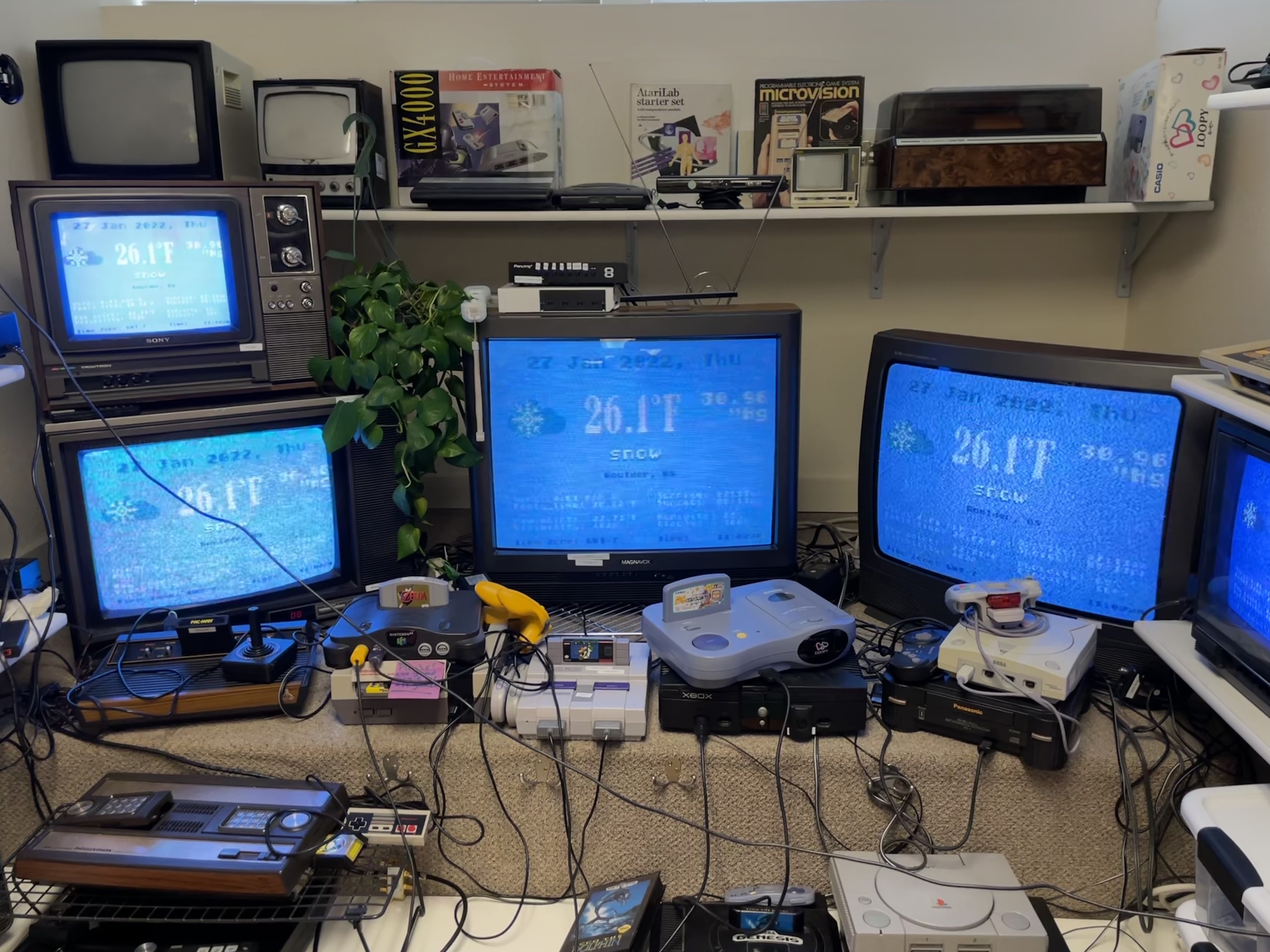 Fujinet displaying local Boulder, CO weather on five televisions